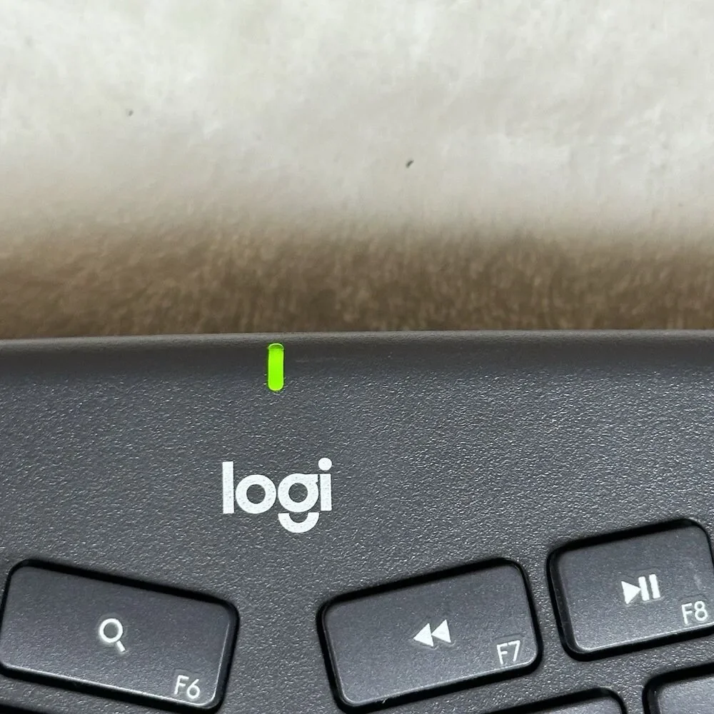 Logitech ERGO K860 Wireless Ergonomic Split Keyboard Bluetooth With usb Dongle